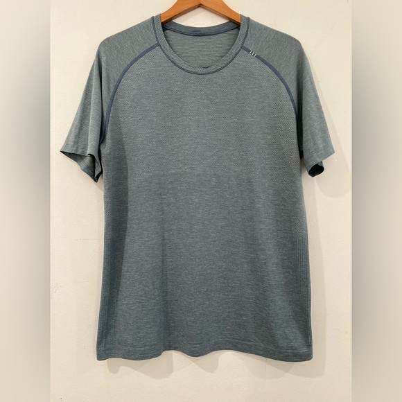 Lululemon Metal Vent Tech Surge Short
Sleeve XL ~L - Picture 1 of 9